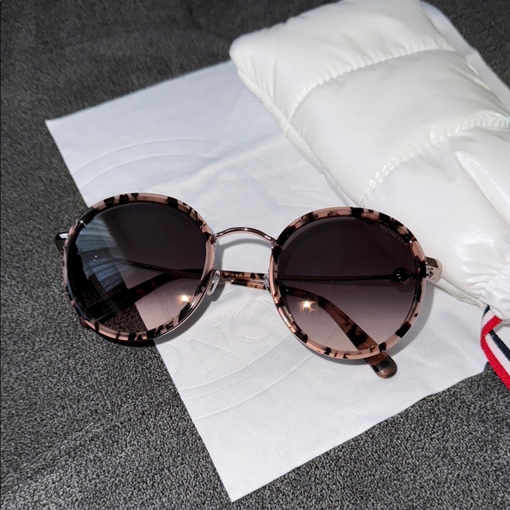 ✨BRAND NEW✨MONCLER Tortoise Sunglasses - Picture 12 of 12